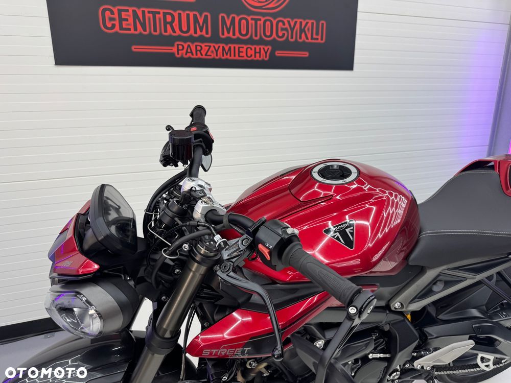 Triumph Street Triple - 25