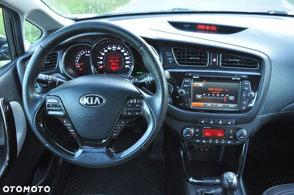 Kia Ceed 1.6 GDI Platinum Edition - 27