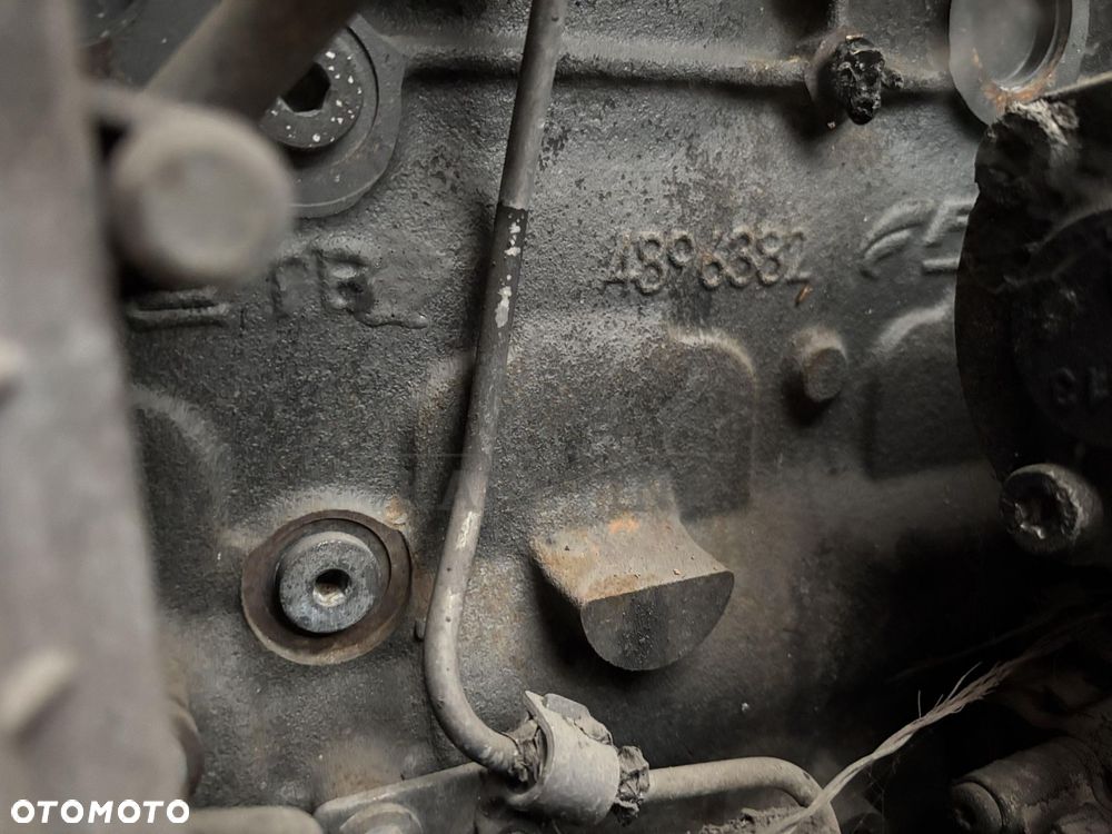 Case F4CE9684K*J606 F4CE9684K  87533639 Silnik CZĘŚCI 4896382 - 7