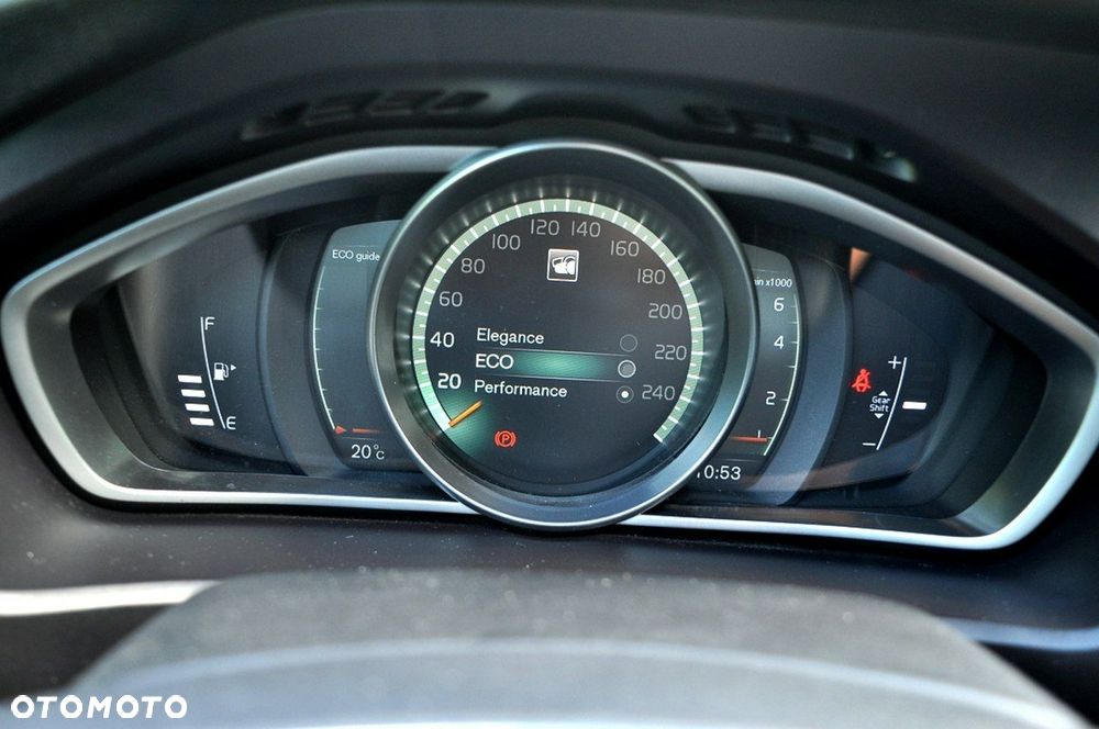 Volvo V40 T2 Summum - 24