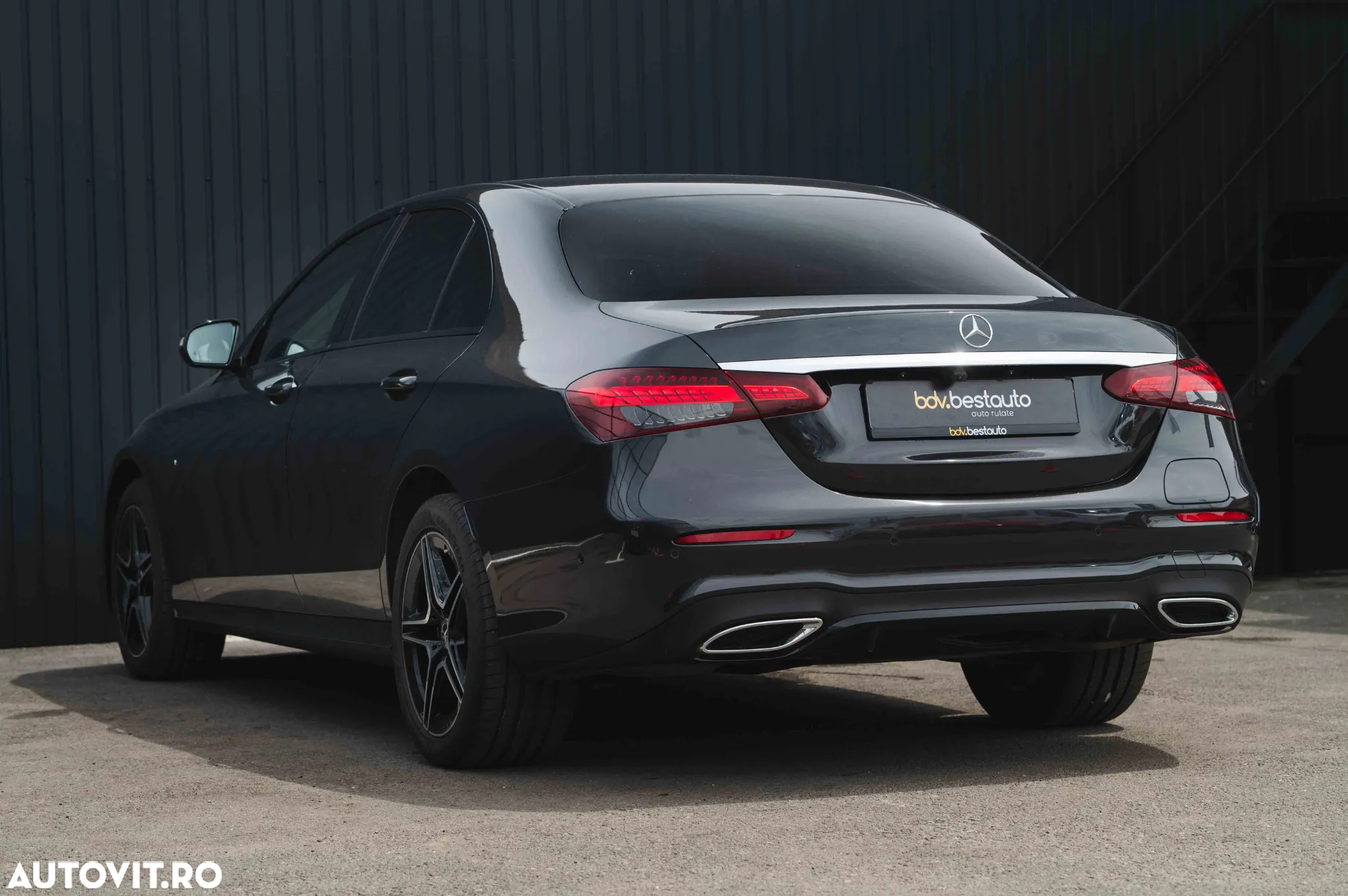 Mercedes-Benz E 300e 4Matic 9G-TRONIC Edition AMG Line - 35