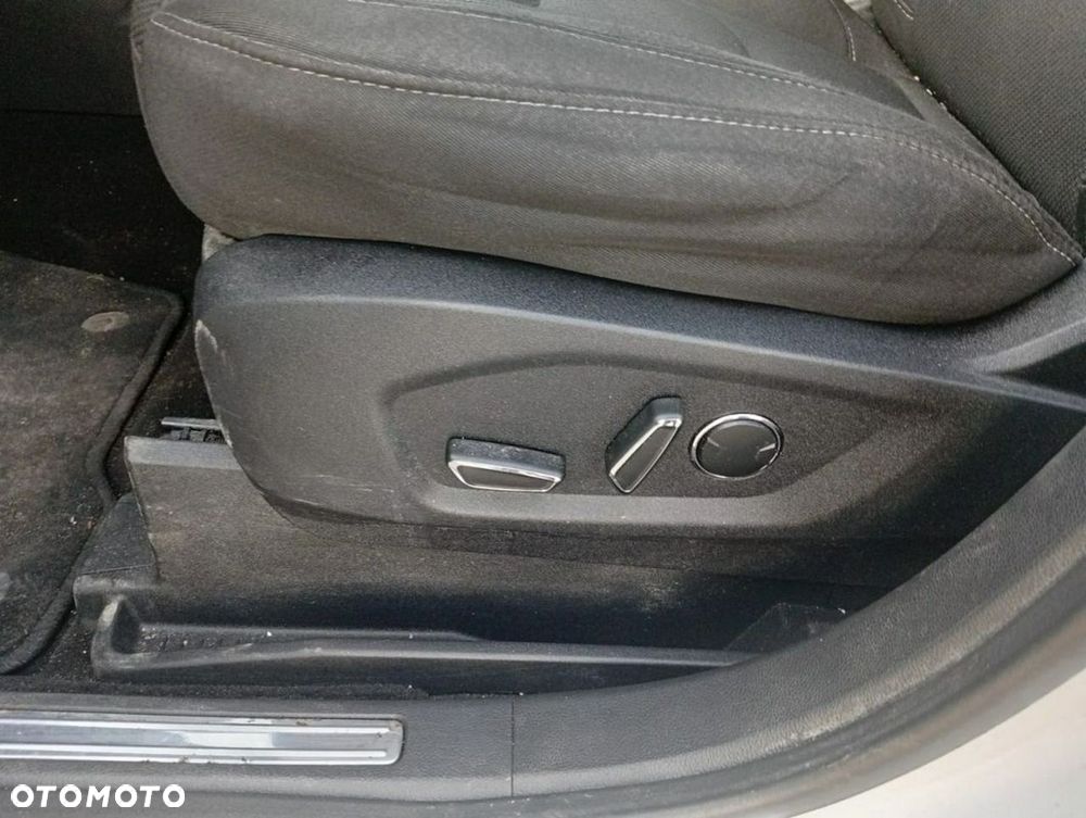 Ford S-Max 2.0 TDCi Titanium PowerShift - 24