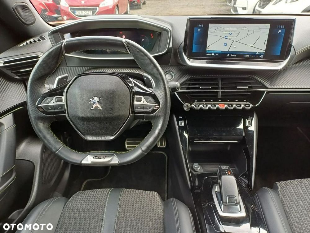 Peugeot 2008 PureTech 130 EAT8 GT Pack - 26