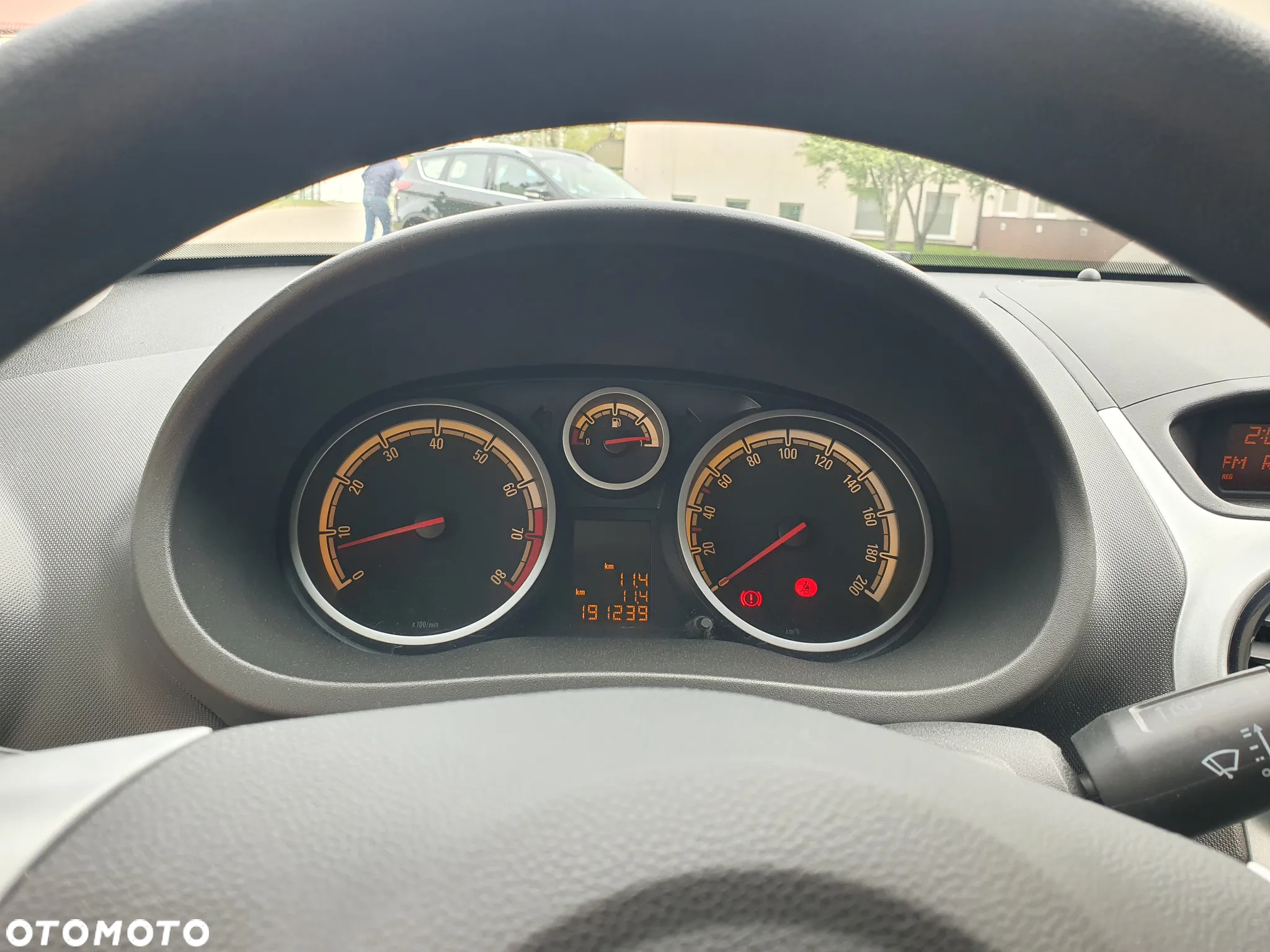 Opel Corsa 1.2 16V Cosmo - 12