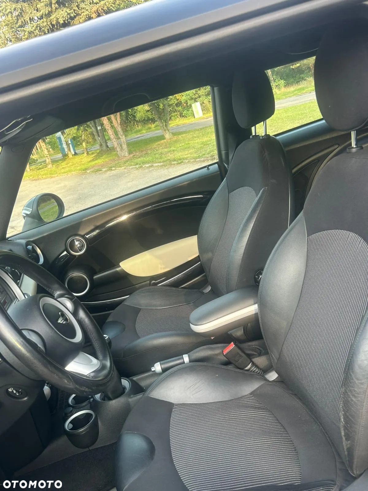 MINI Cooper Standard - 14