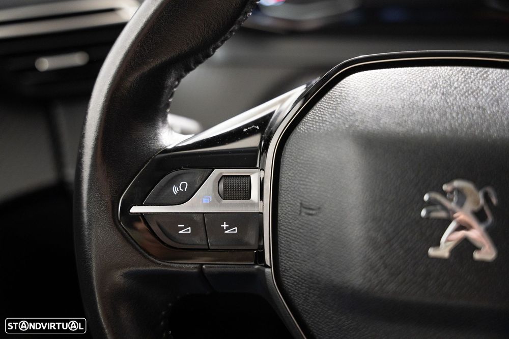 Peugeot 2008 1.2 PureTech Active Pack - 17