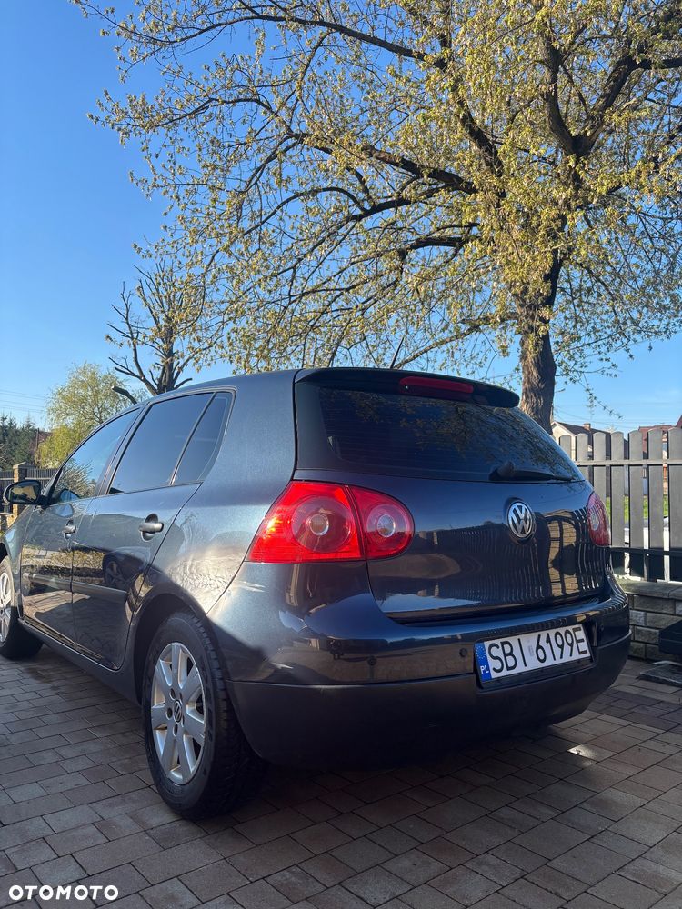 Volkswagen Golf 1.6 FSI Trendline - 3
