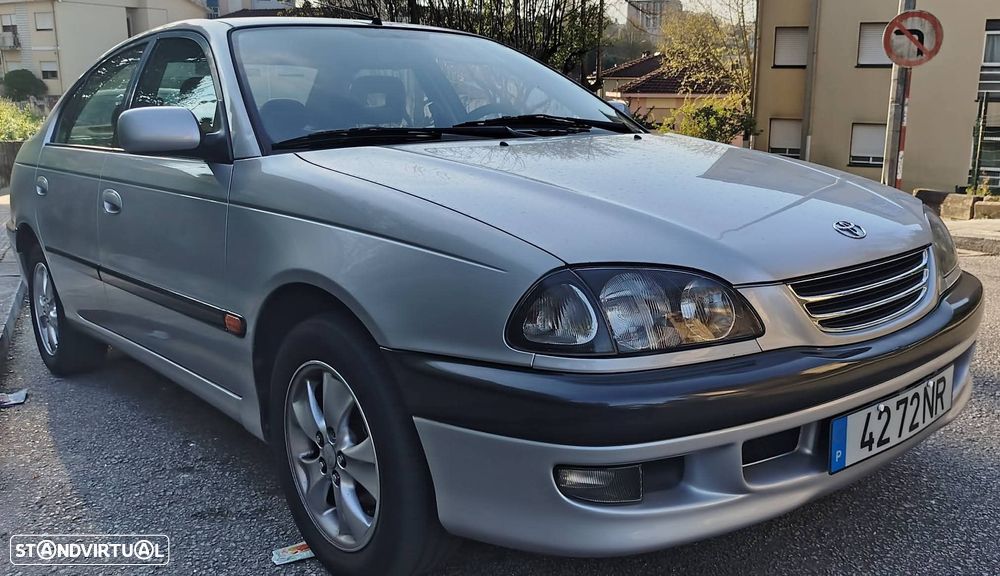 Toyota Avensis Sedan 1.6 Terra JE - 1