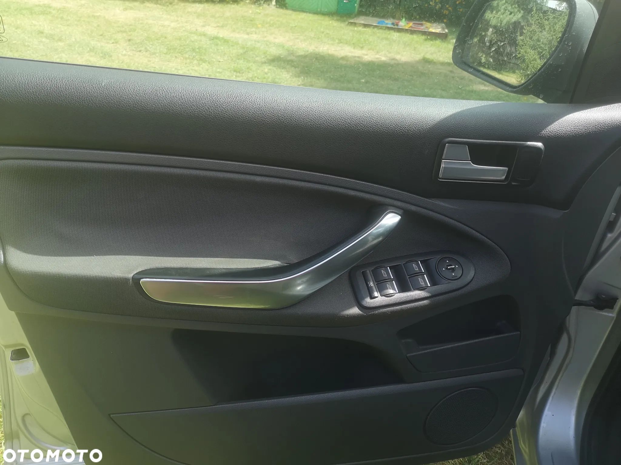 Ford C-MAX - 1