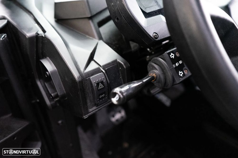 Bombardier CAN AM Maverick Sport MAX - 19