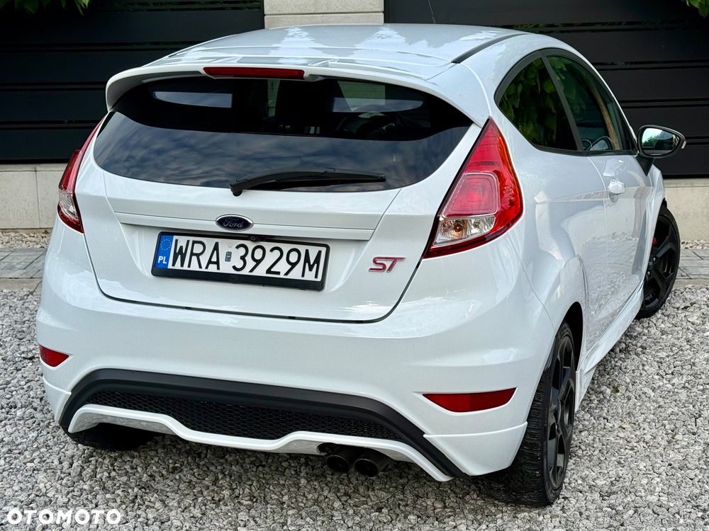 Ford Fiesta 1.6 EcoBoost ST - 12