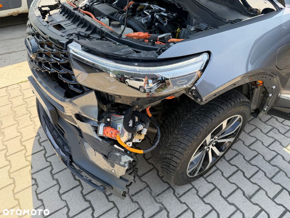 Ford Explorer - 35