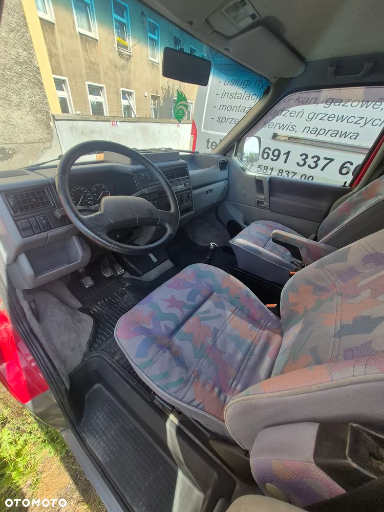 Volkswagen Multivan - 14