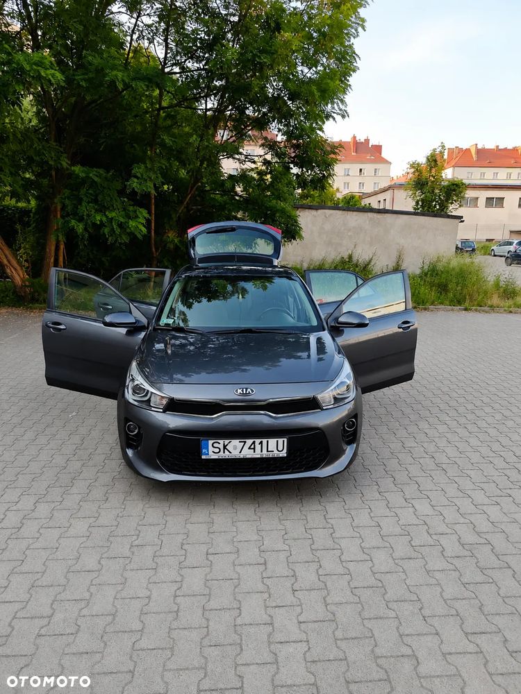 Kia Rio 1.2 L - 5