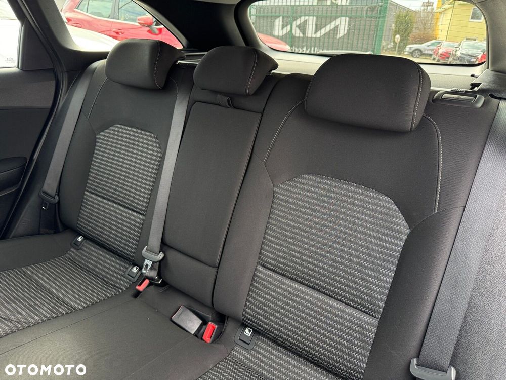 Kia Ceed 1.5 T-GDI M - 12