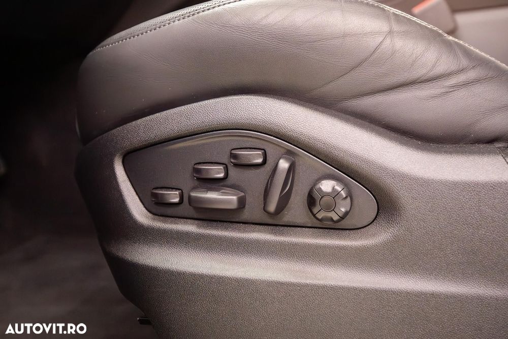 Porsche Cayenne - 33