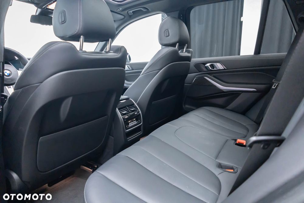 BMW X5 xDrive30d mHEV - 36