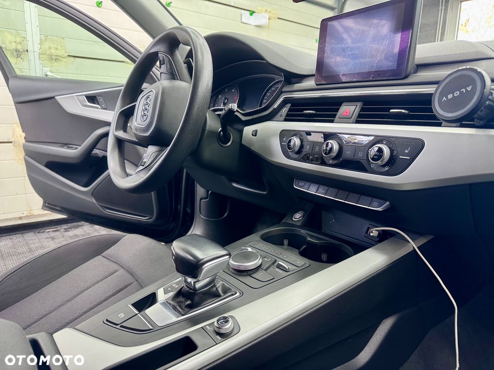 Audi A4 Avant 2.0 TDI S tronic - 15