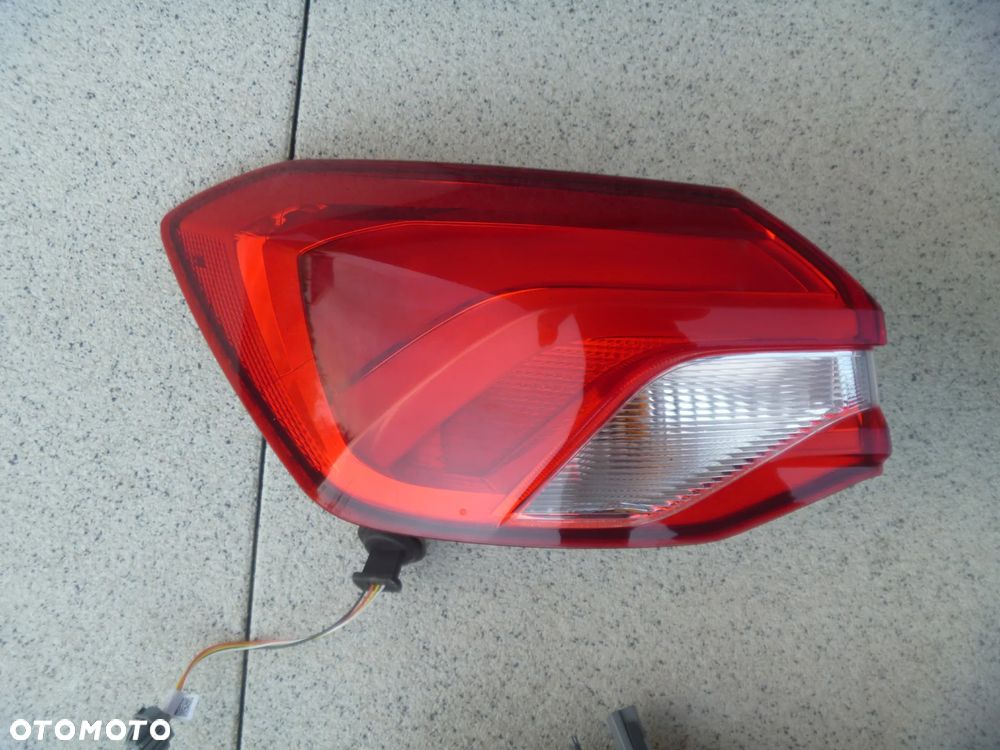 FORD FOCUS MK4 HB LAMPA TYLNA  PRAWA LED IGŁA - 4