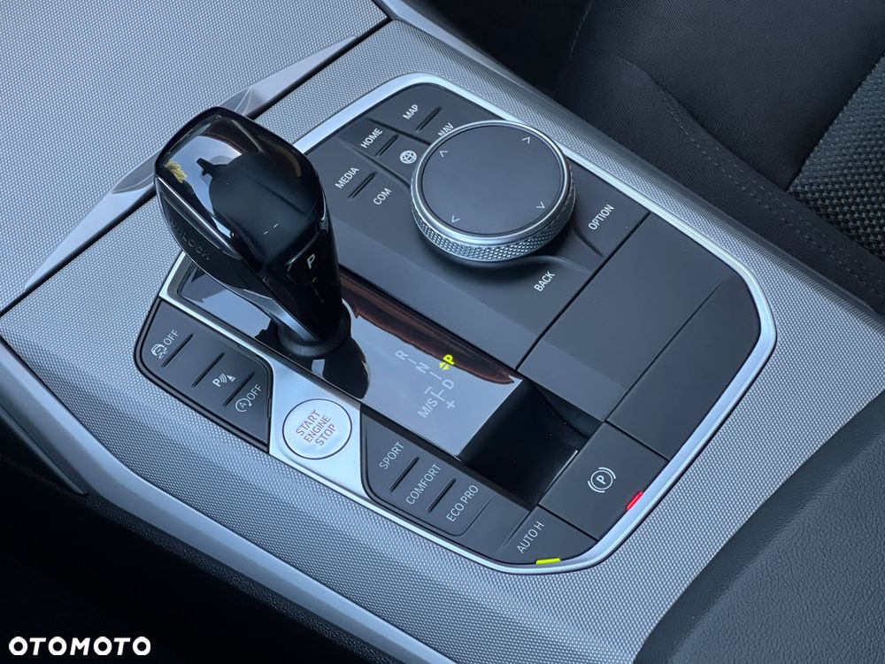 BMW Seria 3 320d xDrive - 32