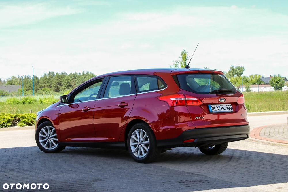 Ford Focus 1.5 EcoBlue Start-Stopp-System ST-LINE DESIGN - 17