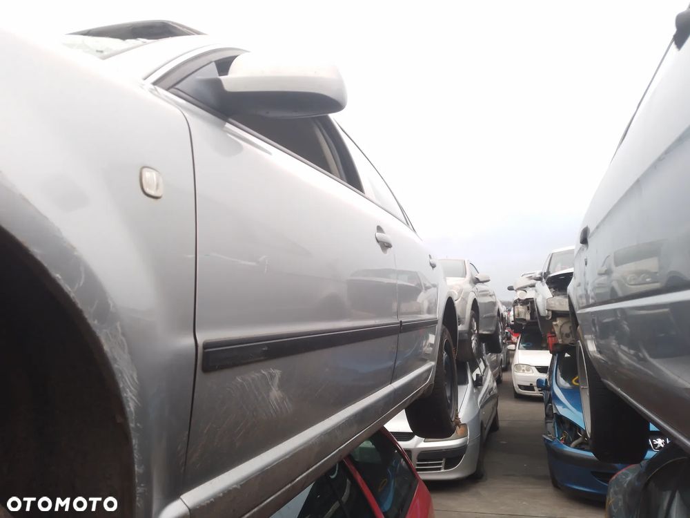 SKODA SUPERB  01-06 1.9 TDI AWX   ZDERZAK PRZÓD PRZEDNI  9102 - 9