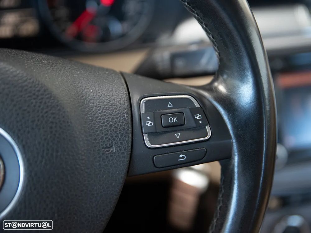 VW Passat 1.6 TDI Confortline BM - 17