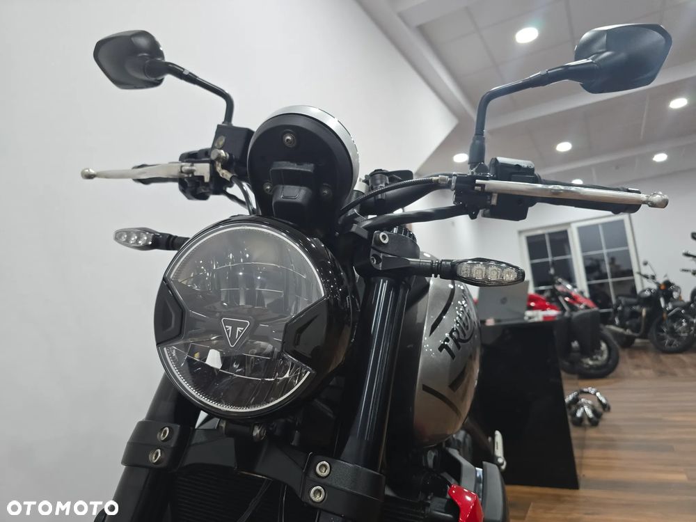 Triumph Trident - 8