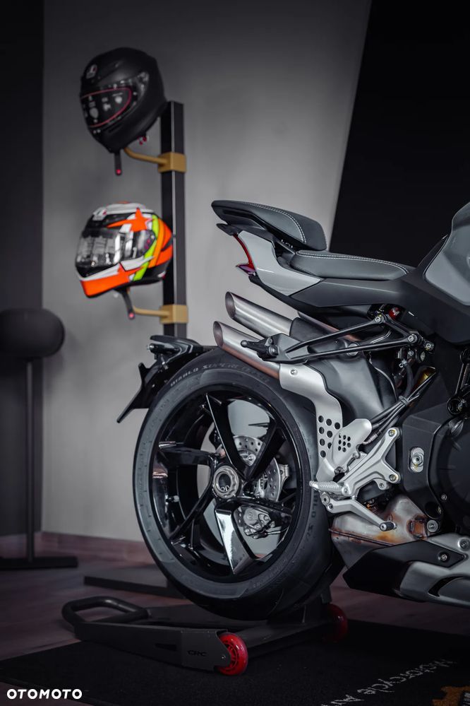 MV AGUSTA Brutale - 12