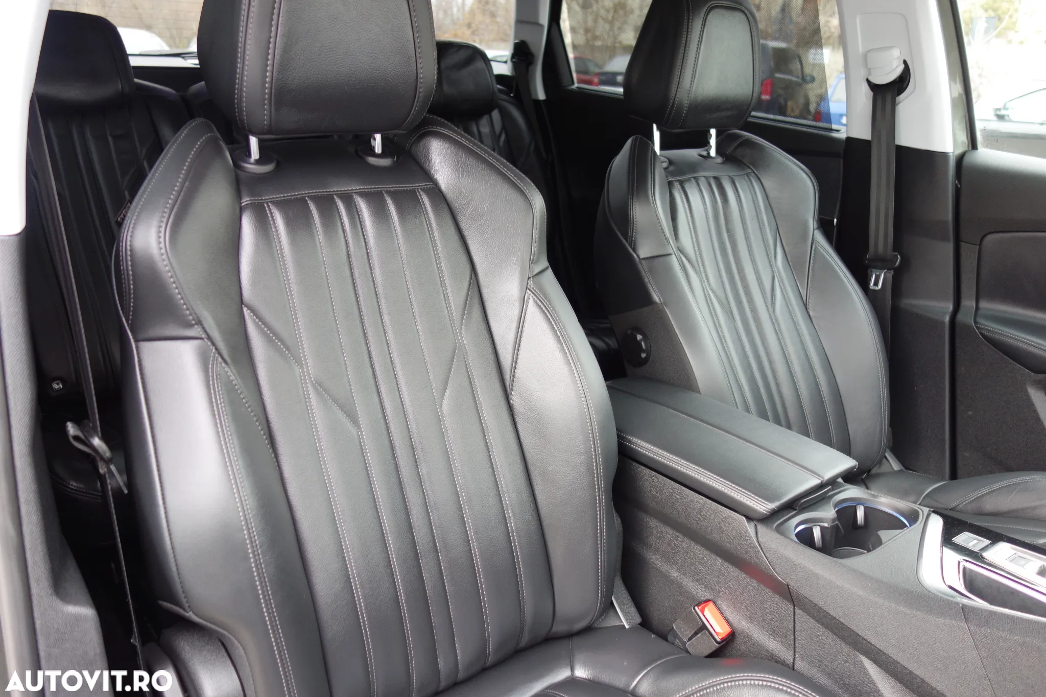 Peugeot 5008 1.6 Puretech Turbo s&s EAT8 Allure - 33