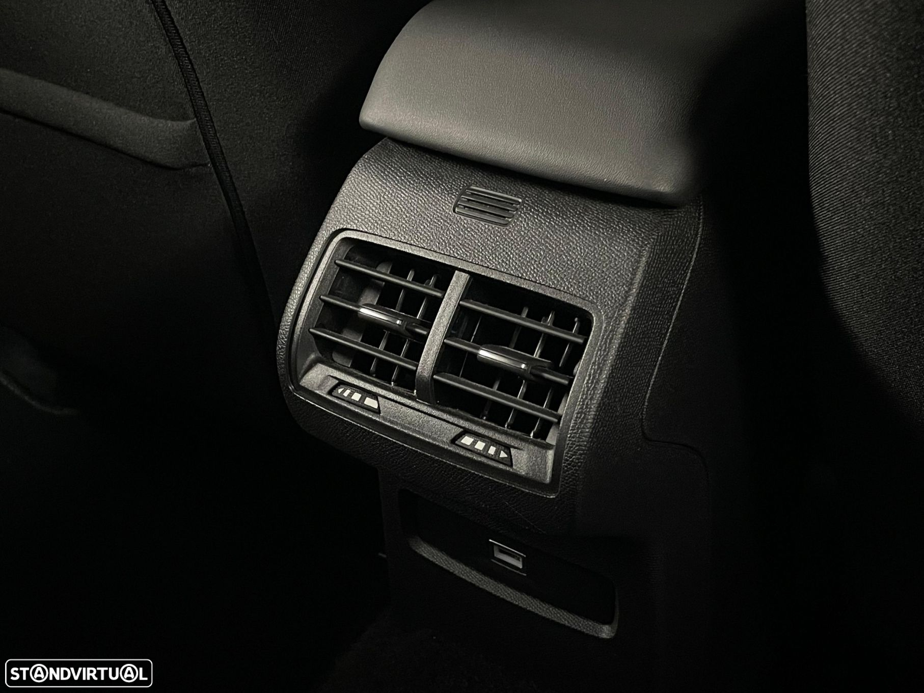 Citroën C4 1.2 PureTech Shine EAT8 - 28