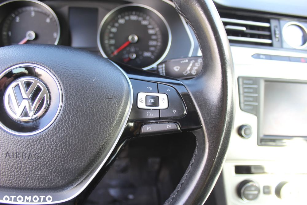 Volkswagen Passat Variant 1.6 TDI SCR DSG Comfortline - 40