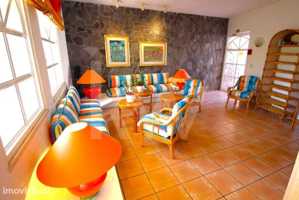 Empreendimento com um T0, nove T1, um T2, sobre o Mar, virado a Sul, e - Grande imagem: 5/60