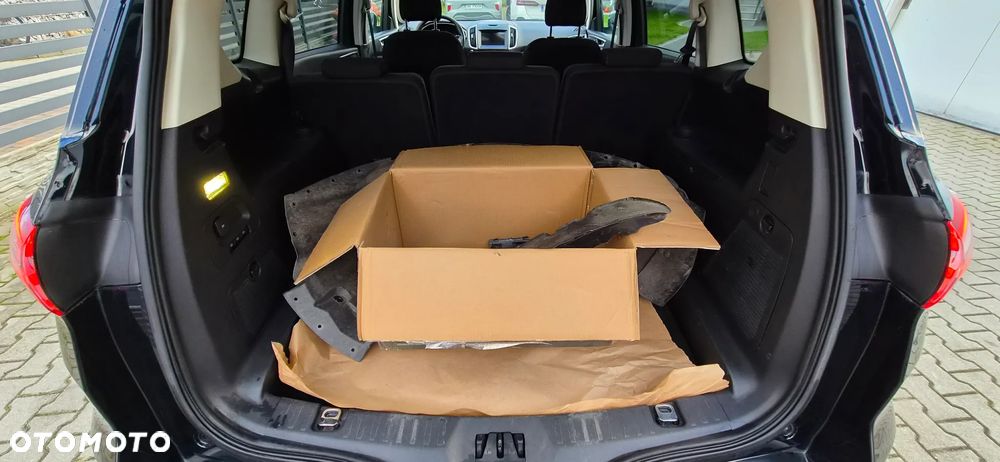 Ford S-Max - 14