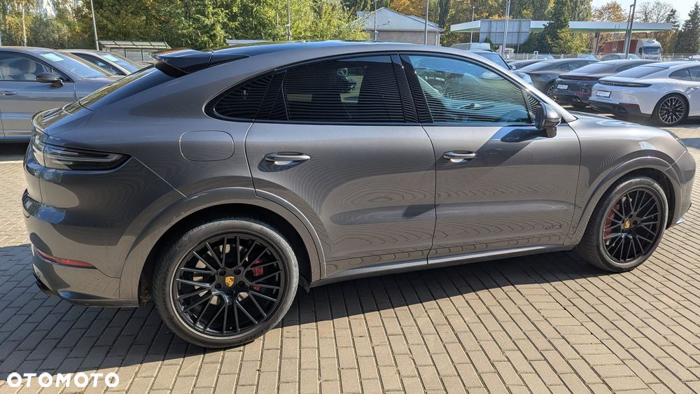Porsche Cayenne GTS - 5