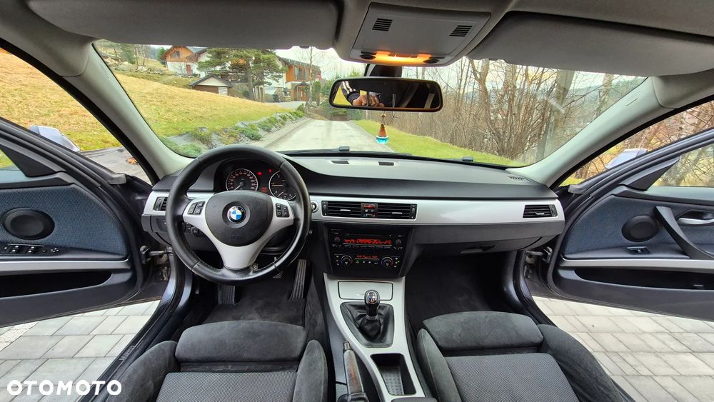 BMW Seria 3 318d DPF - 5
