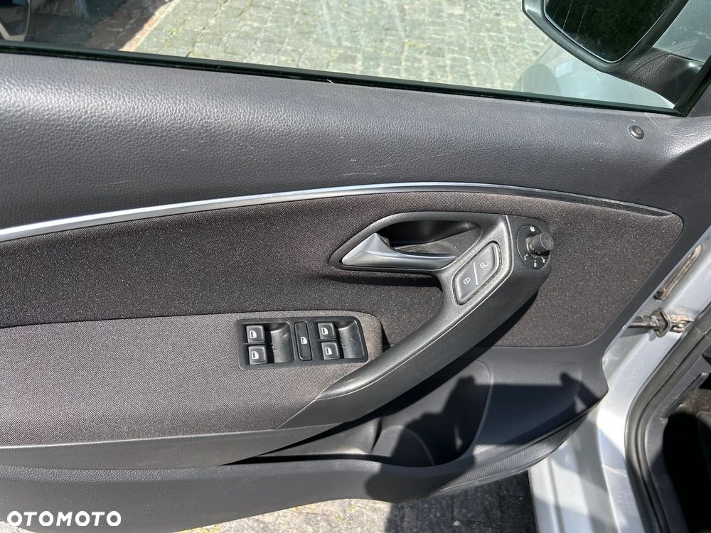 Volkswagen Polo 1.2 TSI Comfortline - 16