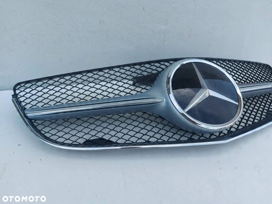 Mercedes-Benz E klasa coupe Lift C207 W207 Grill Atrapa Distronic - 3