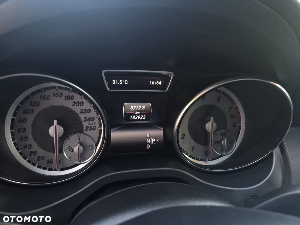 Mercedes-Benz CLA 200 7G-DCT AMG Line - 14