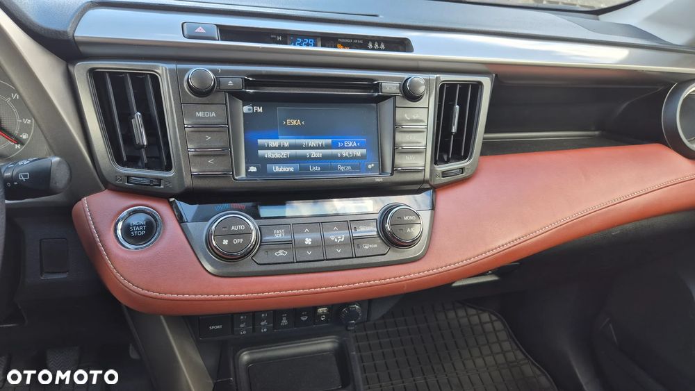 Toyota RAV4 2.0 D-4D Premium - 9