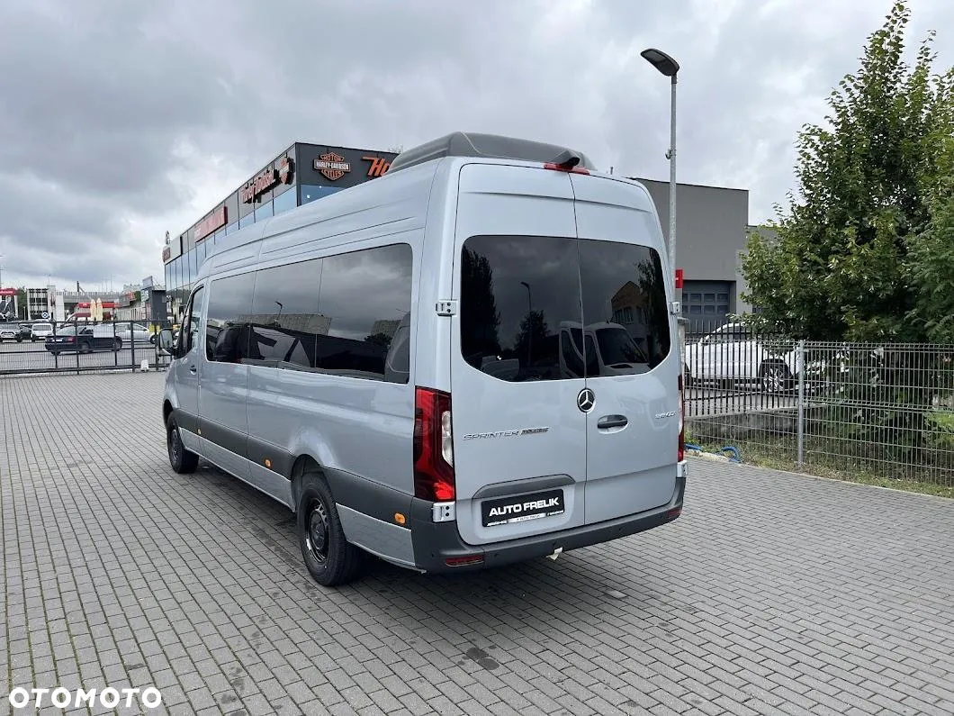 Mercedes-Benz Sprinter - 4