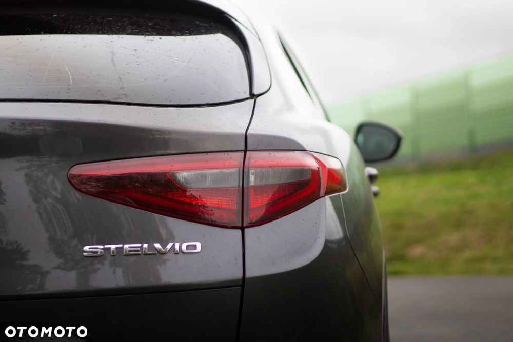 Alfa Romeo Stelvio - 20