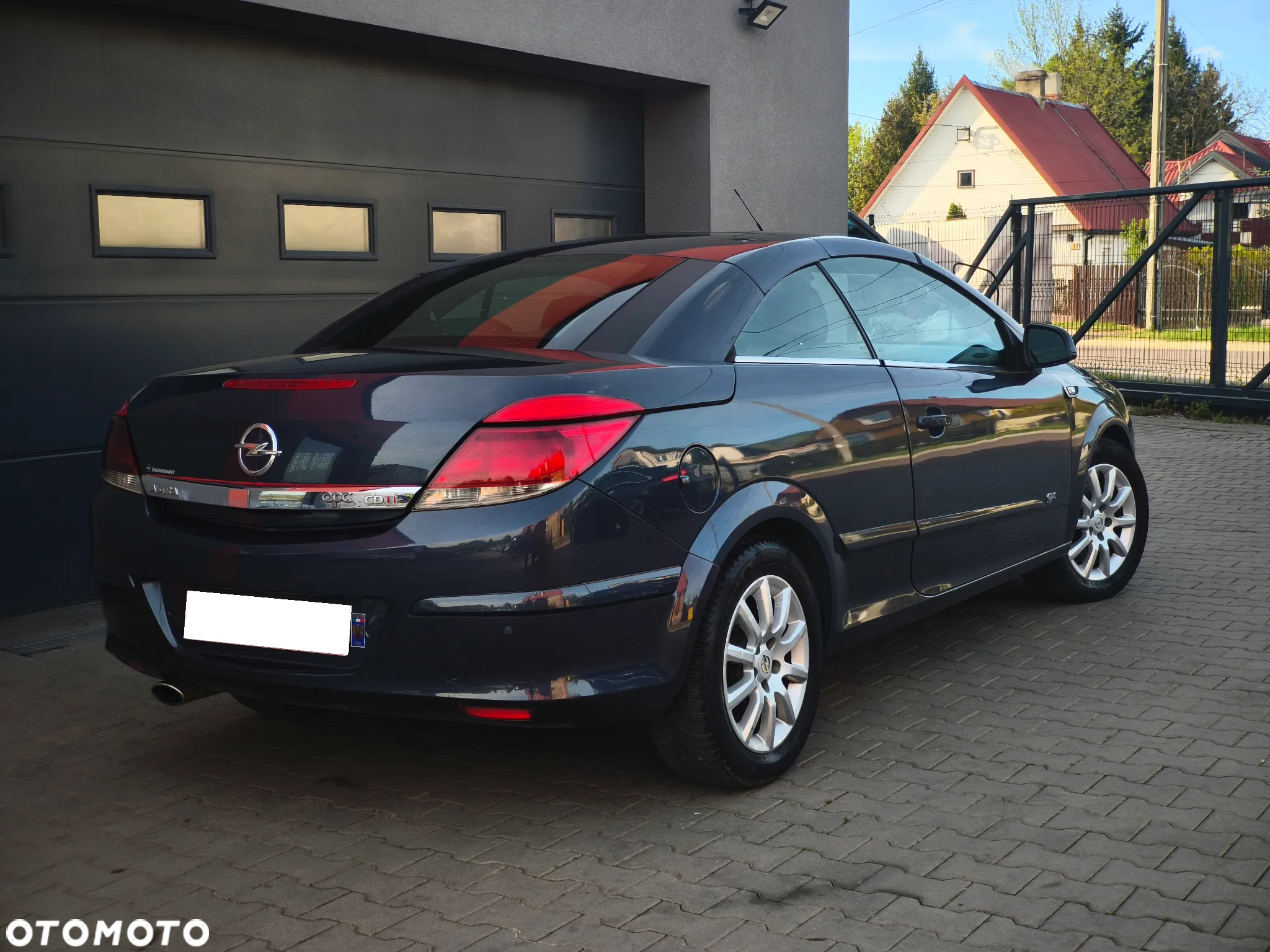Opel Astra TwinTop 1.9 CDTI Cosmo - 3