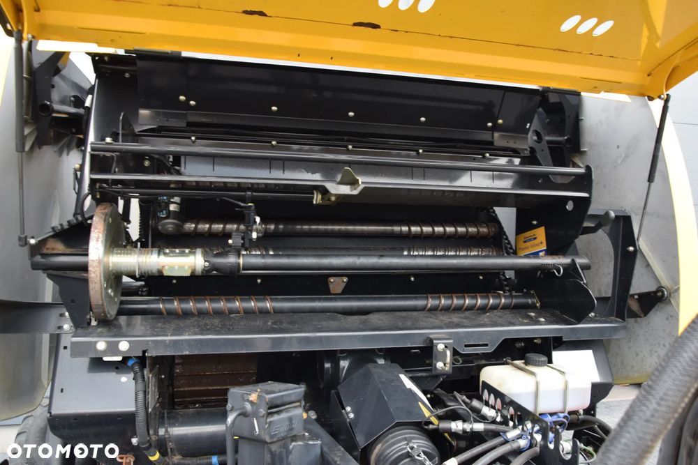 New Holland RB 150 - 11