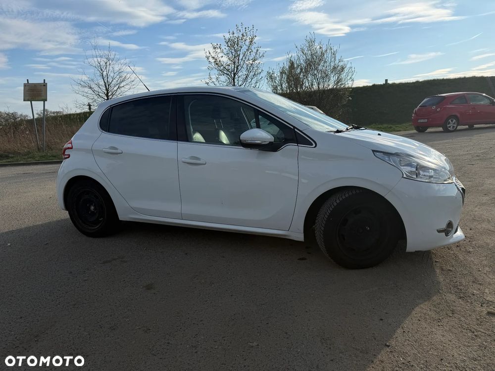 Peugeot 208 1.4 VTi Allure - 2