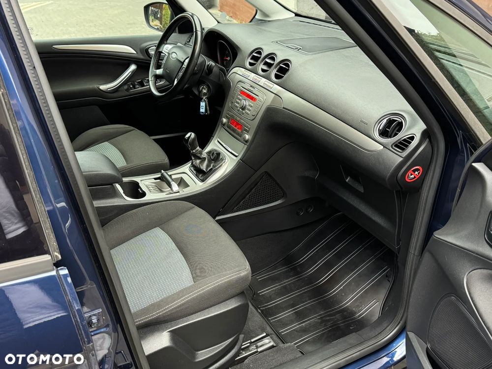 Ford Galaxy 2.0 Ambiente - 14