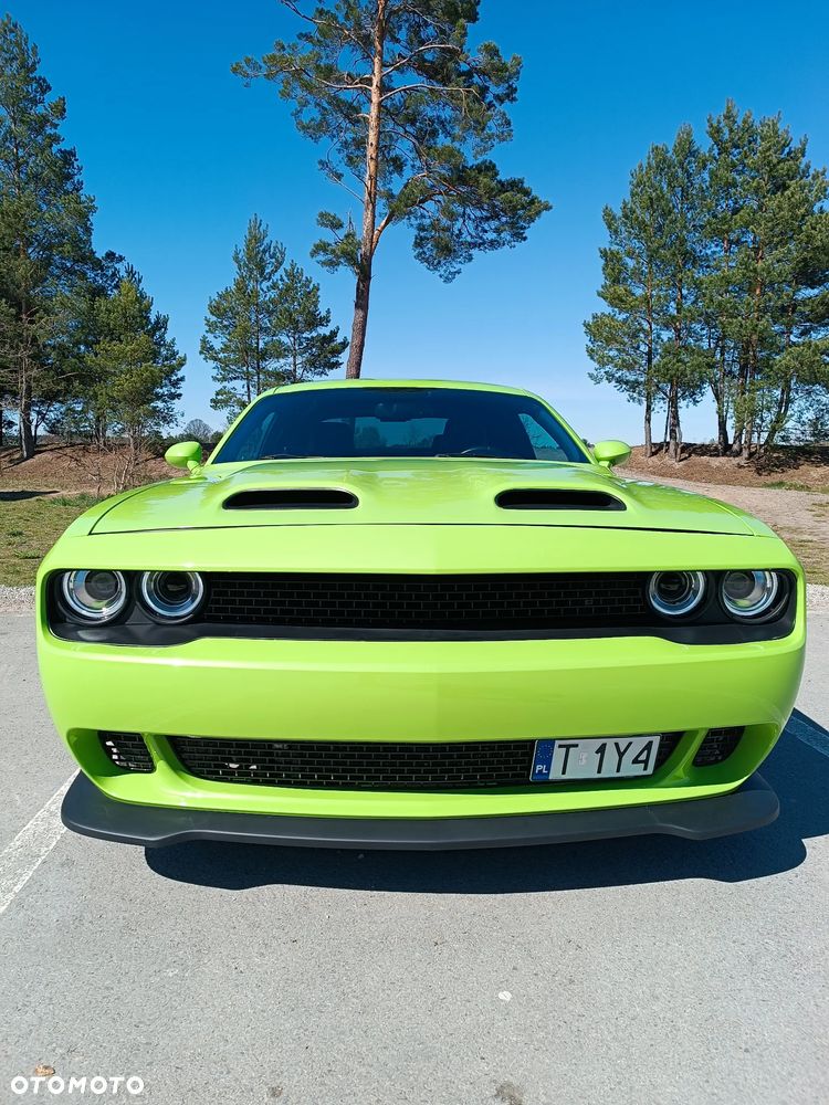 Dodge Challenger - 1