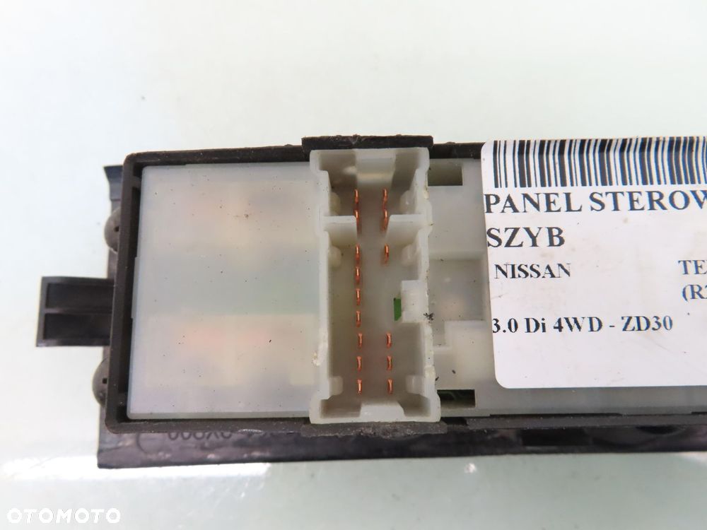 PANEL SZYB NISSAN TERRANO II (R20) 809612X800 - 2