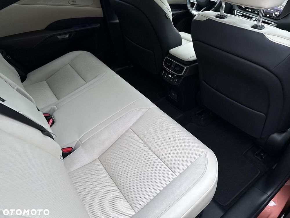 Lexus RX 450h+ Omotenashi - 10