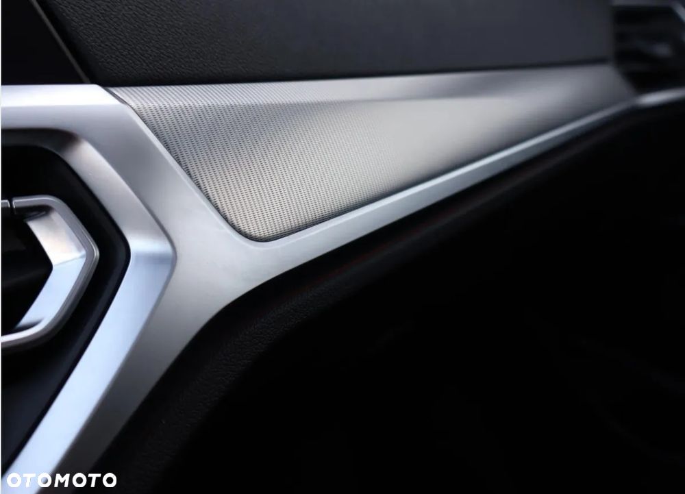 BMW Seria 3 320d Luxury Line - 9